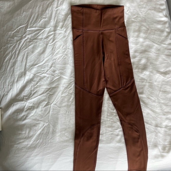 Aritzia Brown TNA leggings XS - Picture 4 of 6